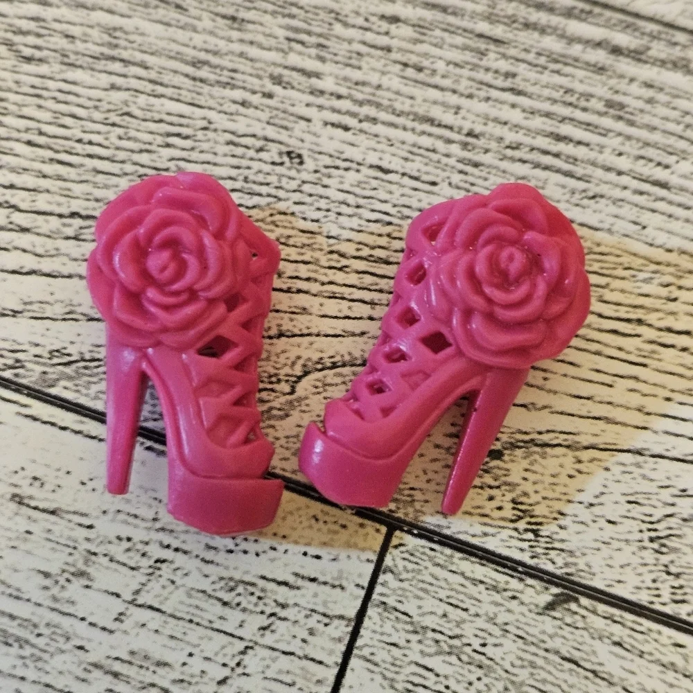 Mattel Barbie Accessories Lot Of Shoes 10 Pair Heels Multicolored Fashionista